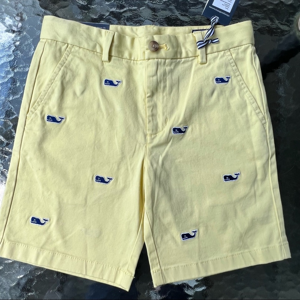 Boys VINEYARD VINES Signature Print Golf shorts.  Size 7.  Yellow.